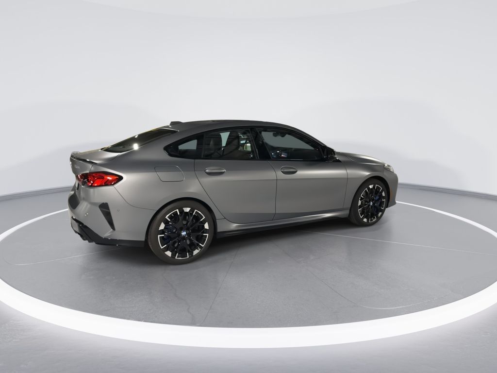 Thumbnail: 2025 BMW 2 Series - 8