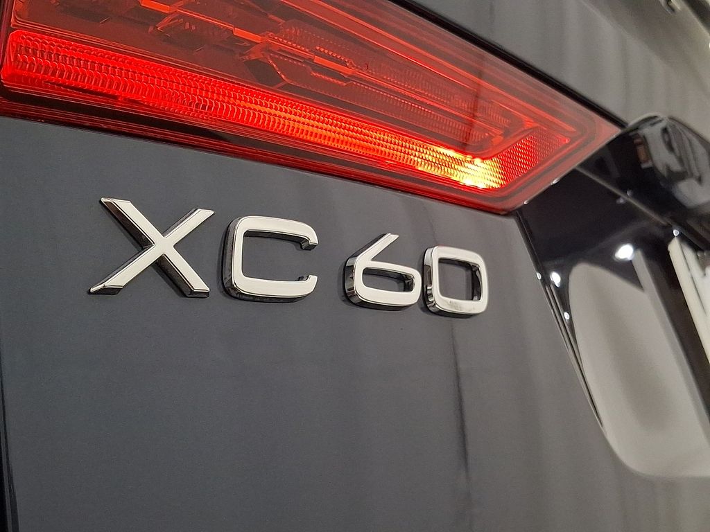 Thumbnail: 2024 Volvo XC60 - 31