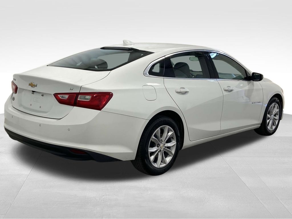 2023 Chevrolet Malibu 1LT photo 3