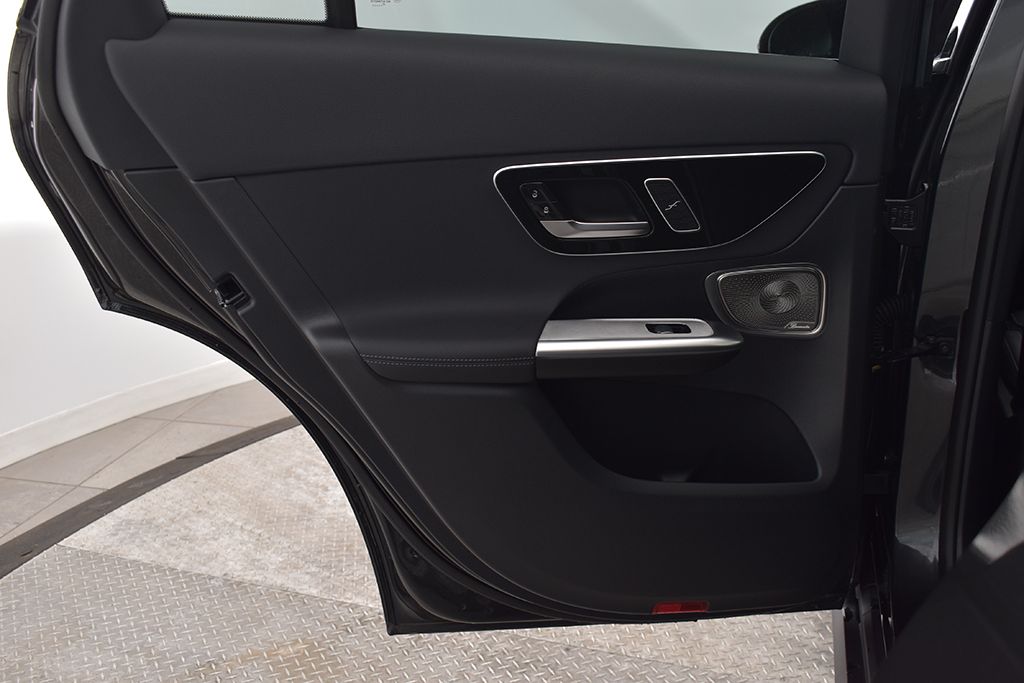 Thumbnail: 2026 Mercedes-Benz GLC - 21