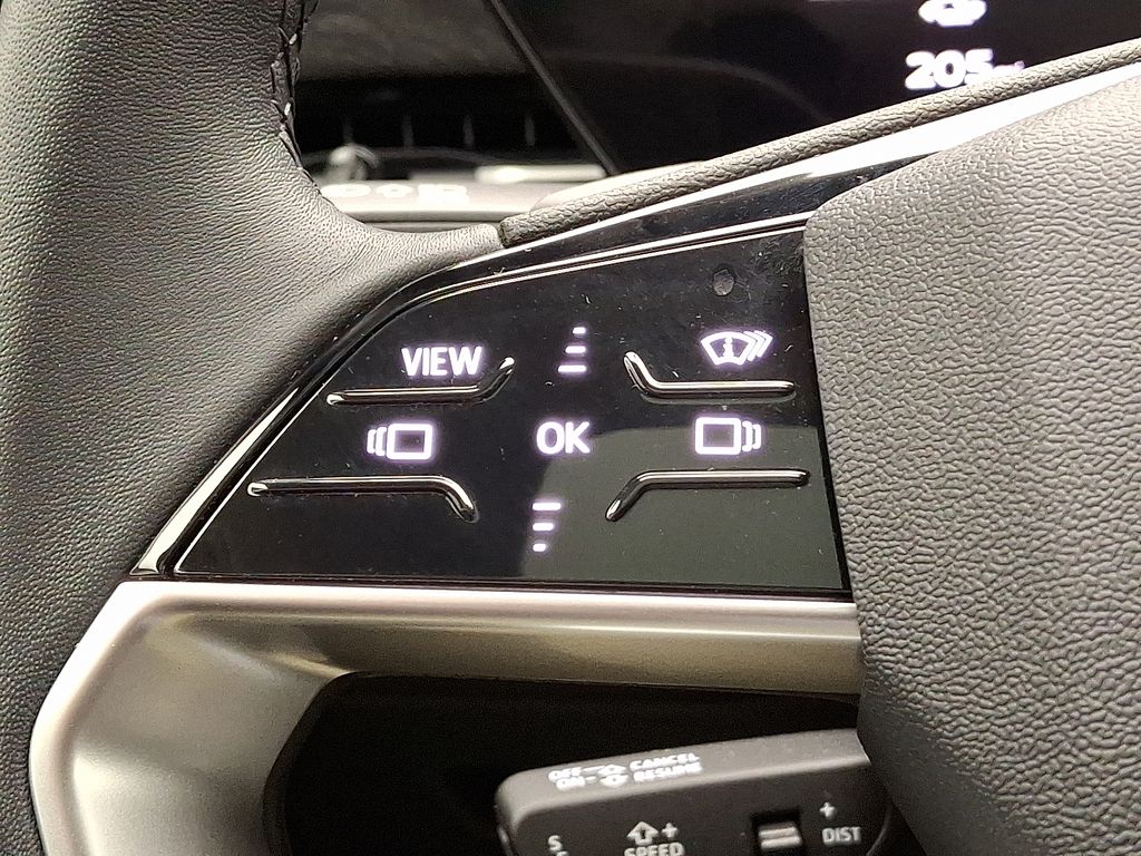 Thumbnail: 2025 Audi e-tron S - 21