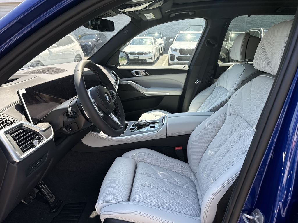 Thumbnail: 2026 BMW X5 - 11