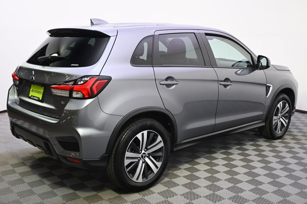 Used 2025  Mitsubishi 2.0 SE image 7