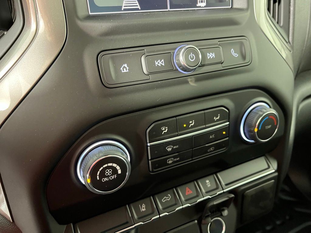 Thumbnail: 2026 Chevrolet Silverado 2500 - 29