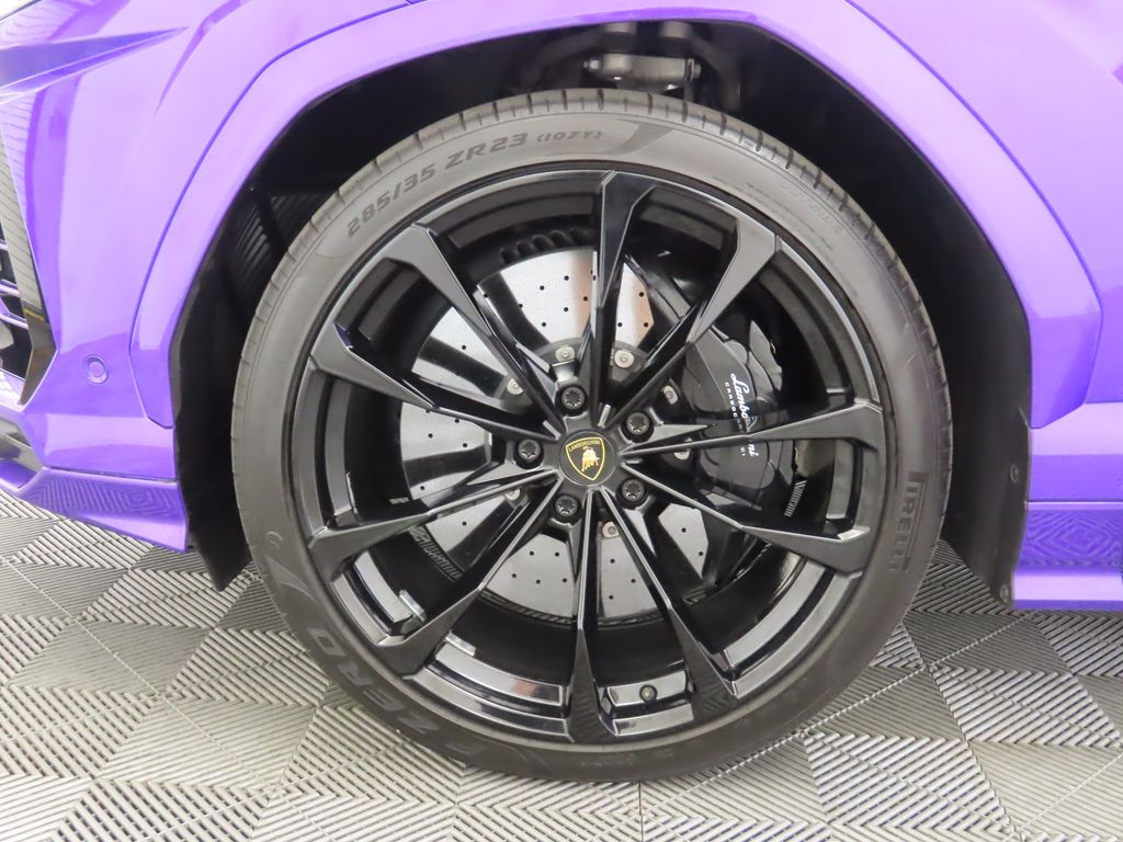 Thumbnail: 2022 Lamborghini Urus - 31