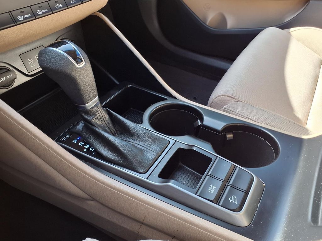 2016 Hyundai Tucson SE White at Baytown Hyundai