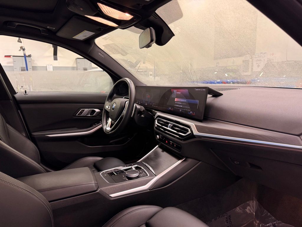 Thumbnail: 2023 BMW 3 Series - 28