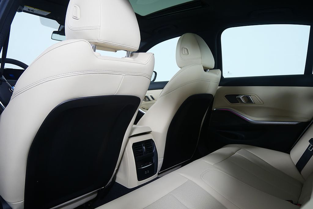 Thumbnail: 2024 BMW 3 Series - 19