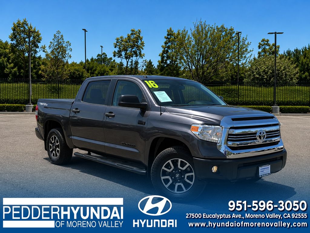 2016 Toyota Tundra Gris (Magnetic Gray Metallic) Camioneta 4X2 6 velocidades Automática marcha alta