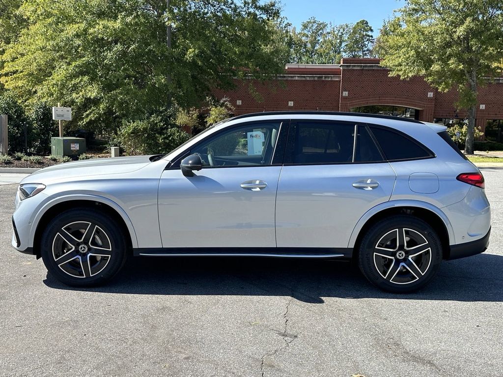 2025 Mercedes-Benz GLC GLC 350e 5