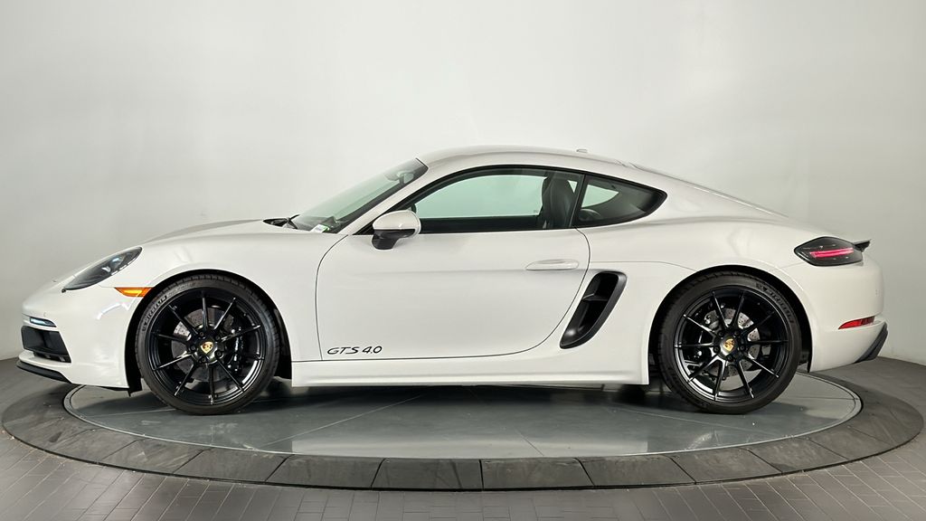 2024 Porsche 718 Cayman GTS 2