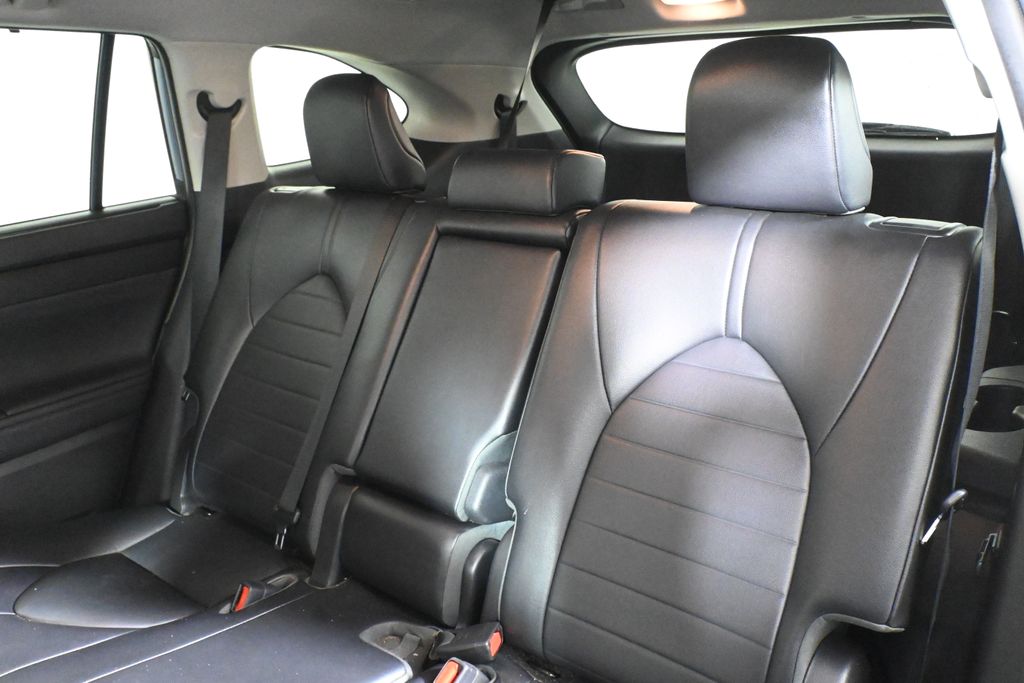 Thumbnail: 2022 Toyota Highlander - 4