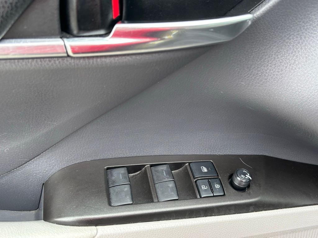 2022 Toyota Camry SE photo