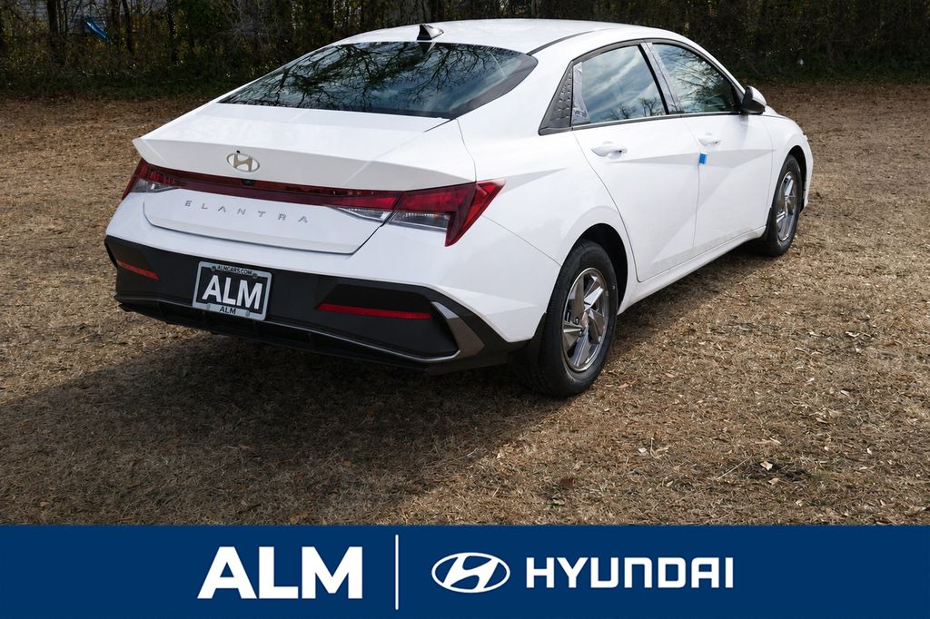 New 2026 White Hyundai SE image 6