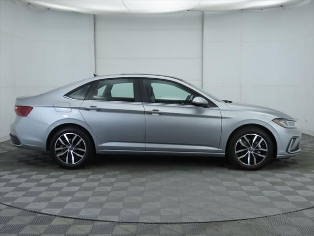 Thumbnail: 2026 Volkswagen Jetta - 4