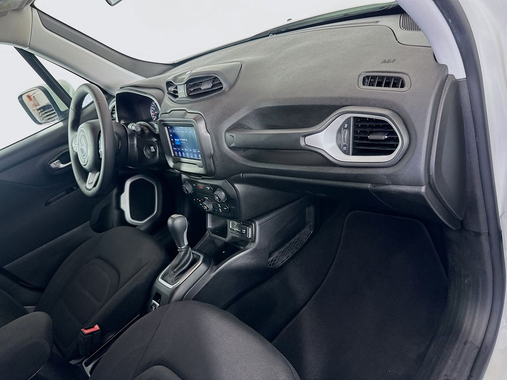 Thumbnail: 2019 Jeep Renegade - 27