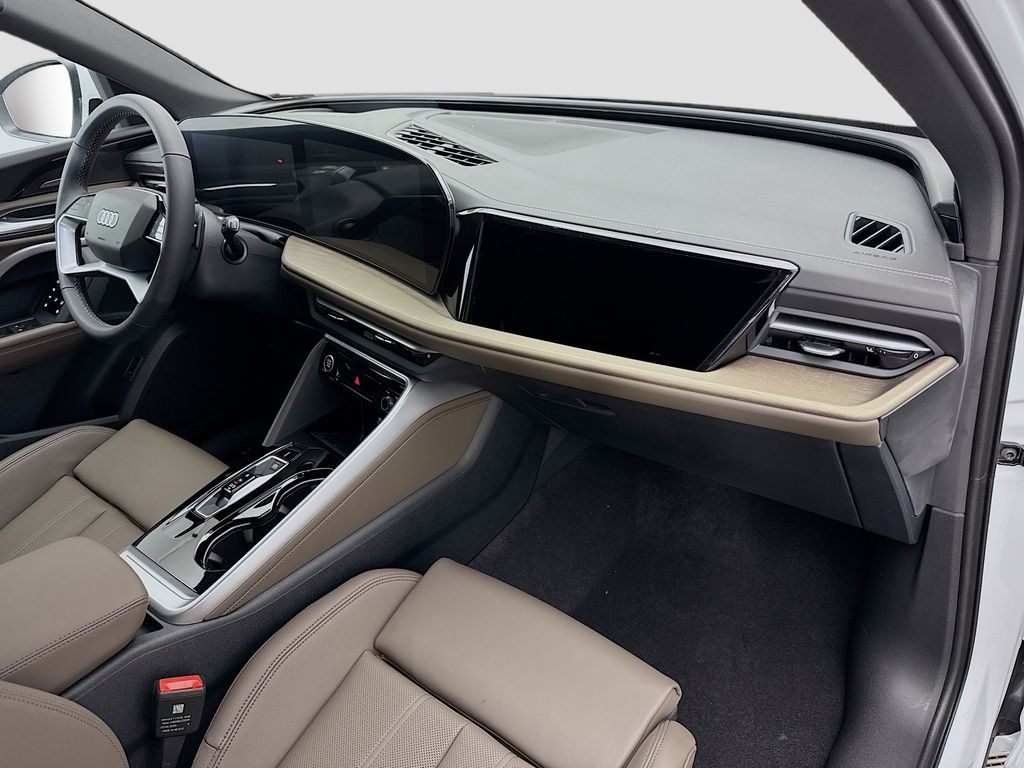 Thumbnail: 2025 Audi Q5 - 17