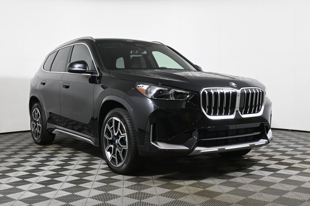 Thumbnail: 2027 BMW X1 - 9