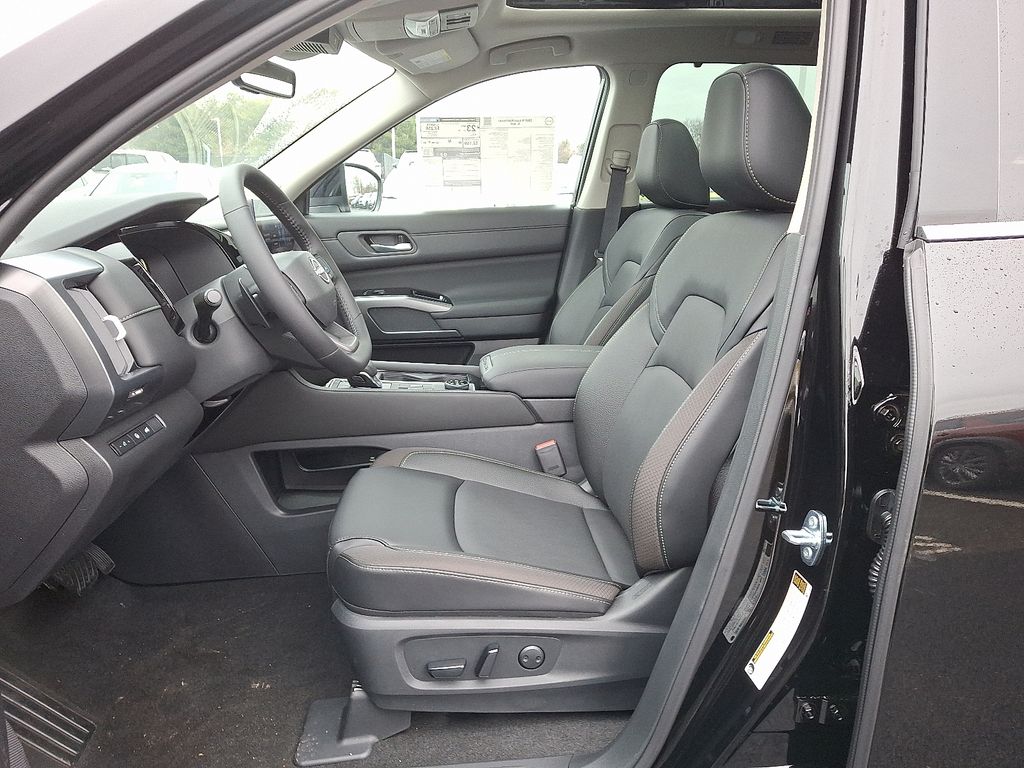 Thumbnail: 2026 Nissan Pathfinder - 6