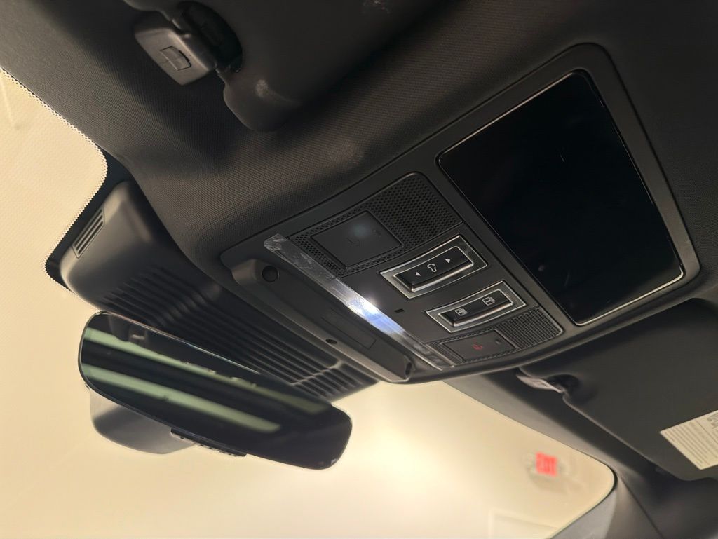 Certified Used 2026  Land Rover S image 18