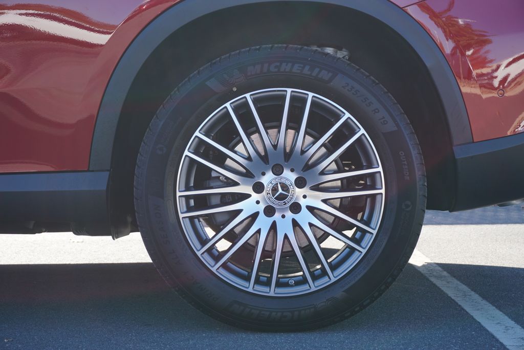 Thumbnail: 2026 Mercedes-Benz GLC - 20