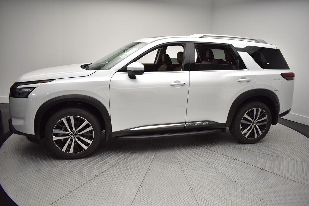 Thumbnail: 2025 Nissan Pathfinder - 8