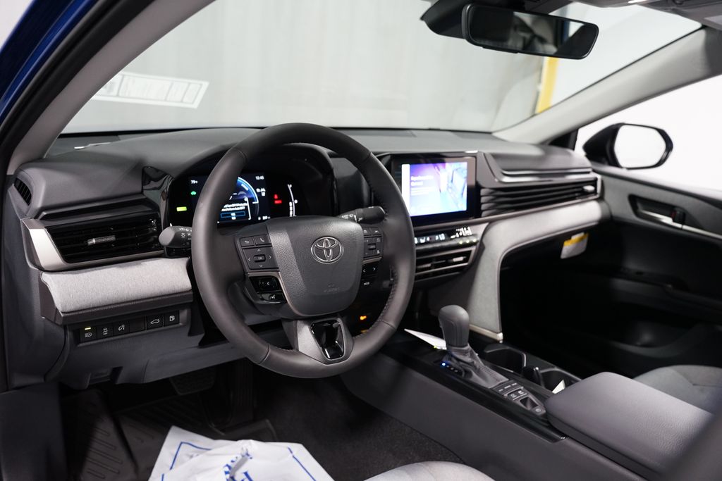 Thumbnail: 2025 Toyota Camry - 11