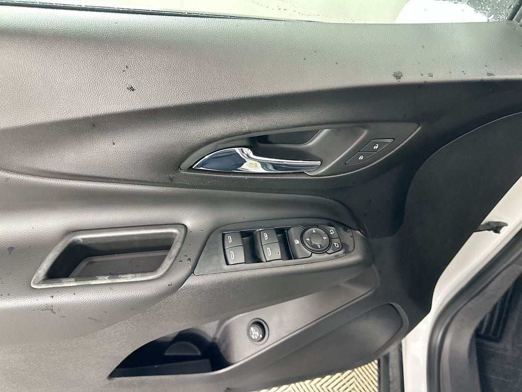 Thumbnail: 2018 Chevrolet Equinox - 23