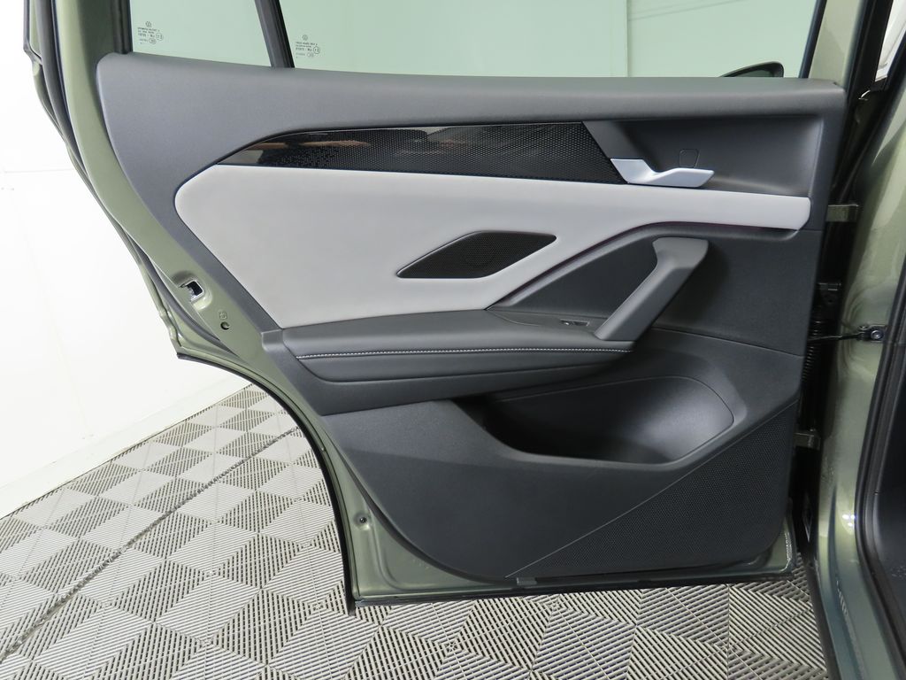 Thumbnail: 2025 Volkswagen Tiguan - 27