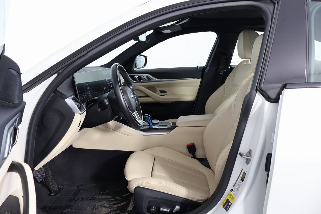 Thumbnail: 2023 BMW i4 - 10