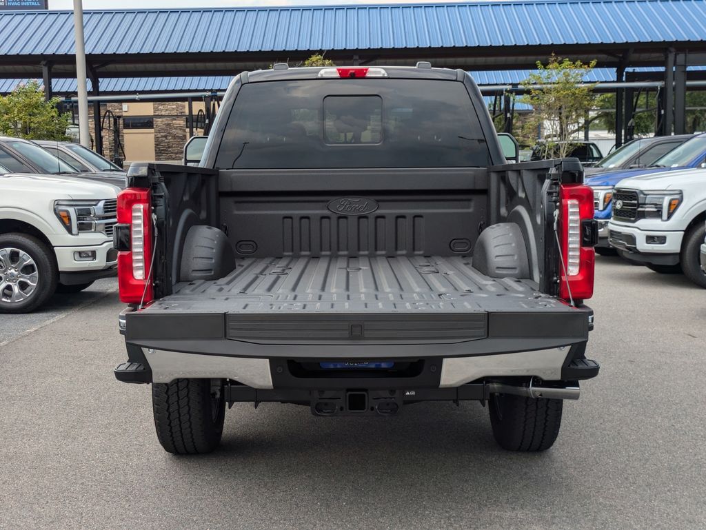 2026 Ford F-350 Super Duty LARIAT