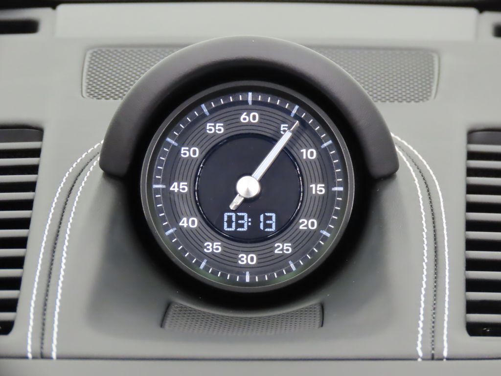 Thumbnail: 2024 Porsche 911 - 32