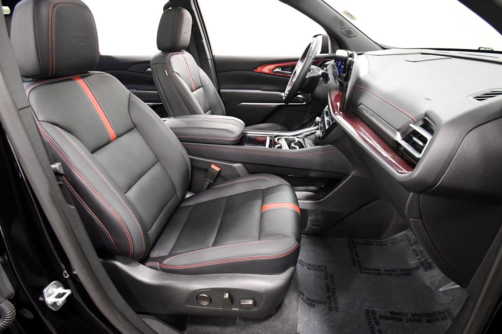 Used 2024 Chevrolet Traverse SUV