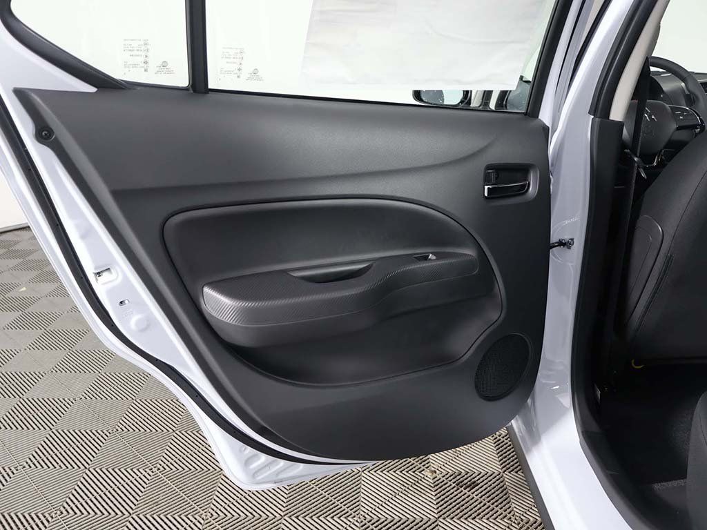 Used 2024 White Mitsubishi SE image 22