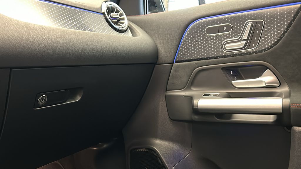 2025 Mercedes-Benz GLA 250 4MATIC 20