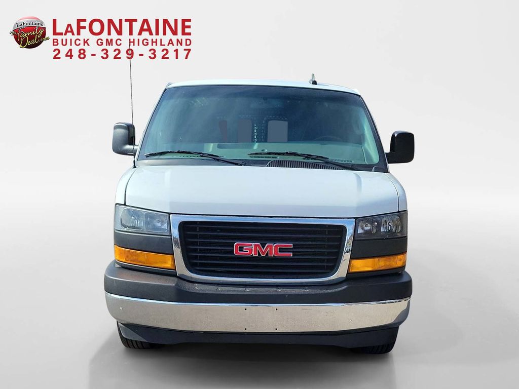 2022 GMC Savana 2500 Work Van 2