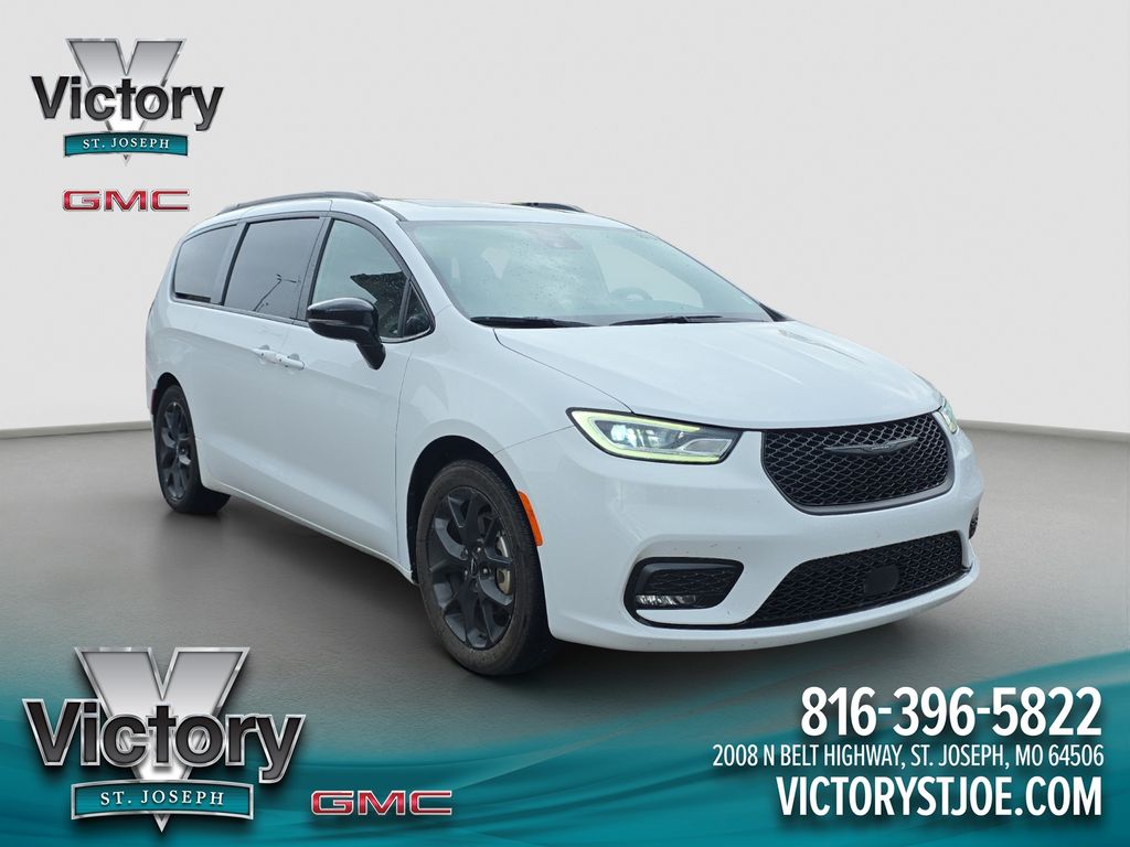 2025 Chrysler Pacifica Limited FWD