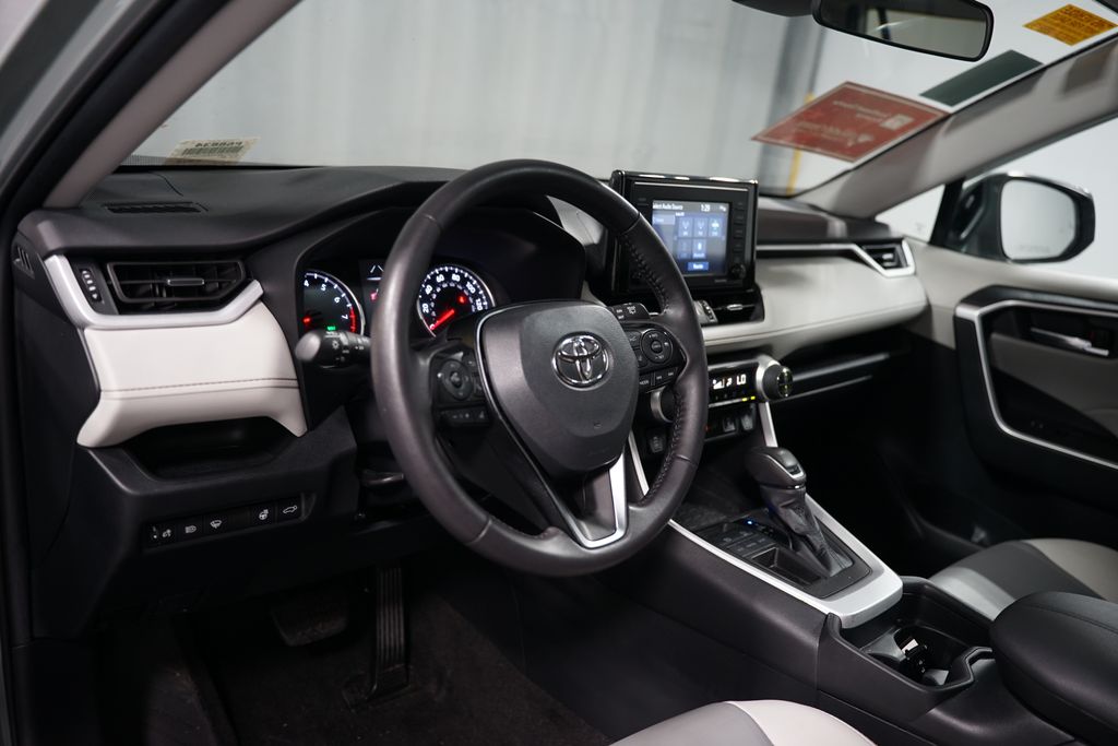 Thumbnail: 2021 Toyota RAV4 - 7