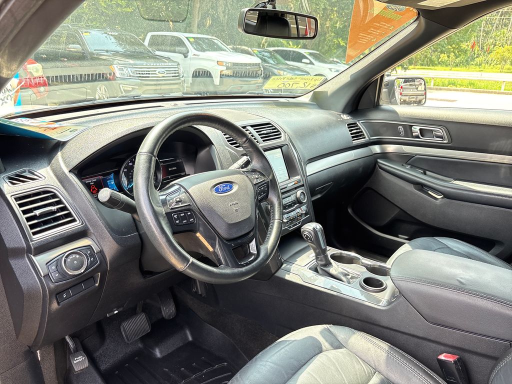 Used 2018 Silver Ford XLT image 6