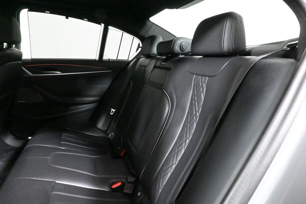 Thumbnail: 2023 BMW 5 Series - 4