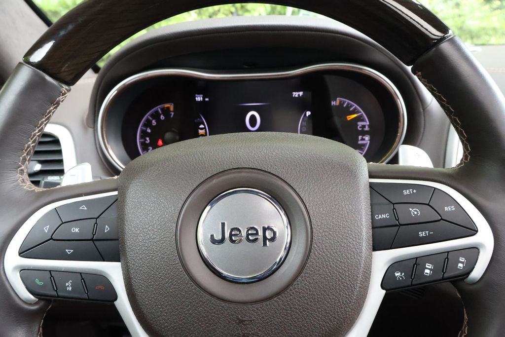 Thumbnail: 2018 Jeep Grand Cherokee - 29