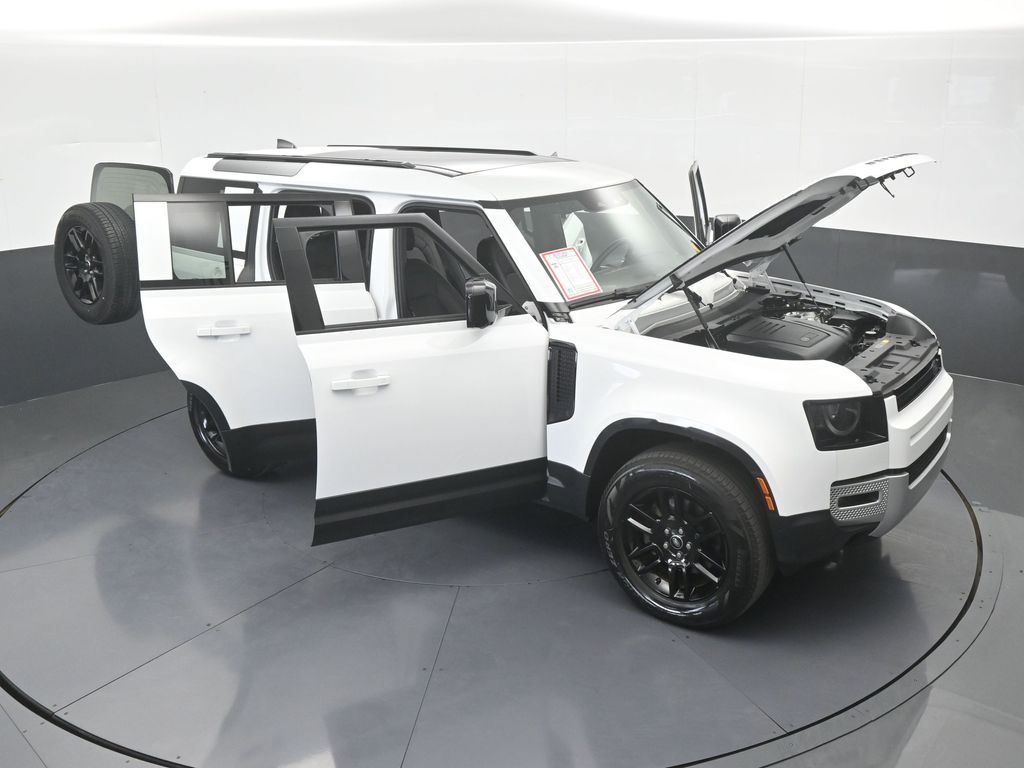 Used 2025 White Land Rover S image 87