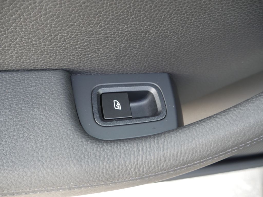 Thumbnail: 2026 Porsche Panamera - 22