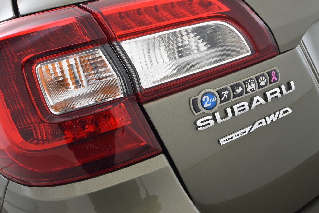 2017 Subaru Outback 2.5i photo