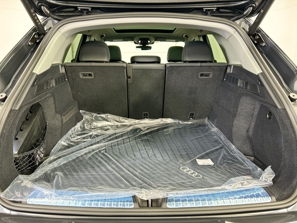 Thumbnail: 2025 Audi Q5 - 27