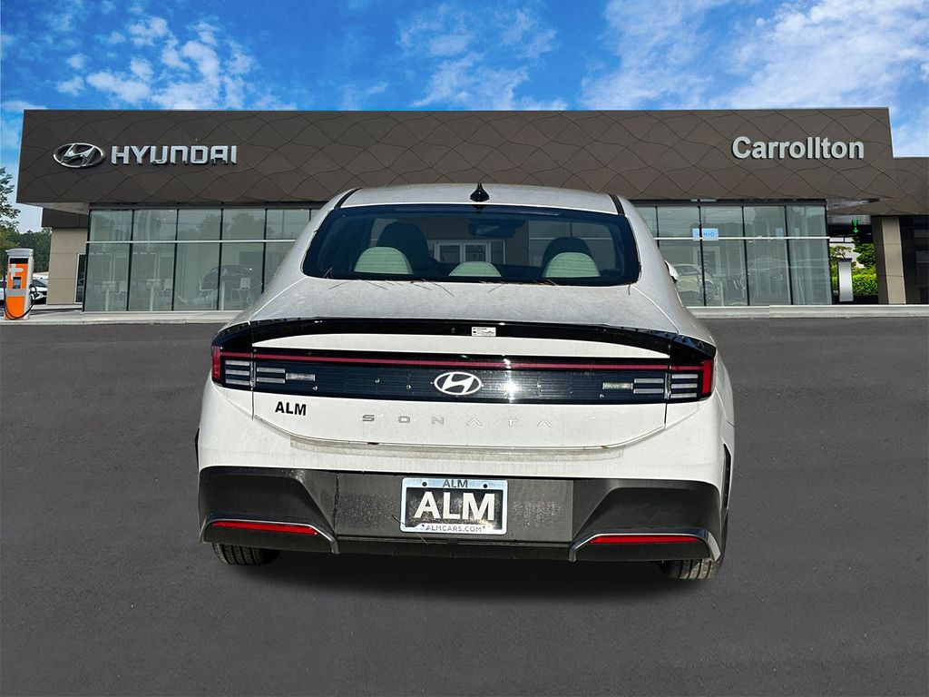 New 2025 White Hyundai SE image 7