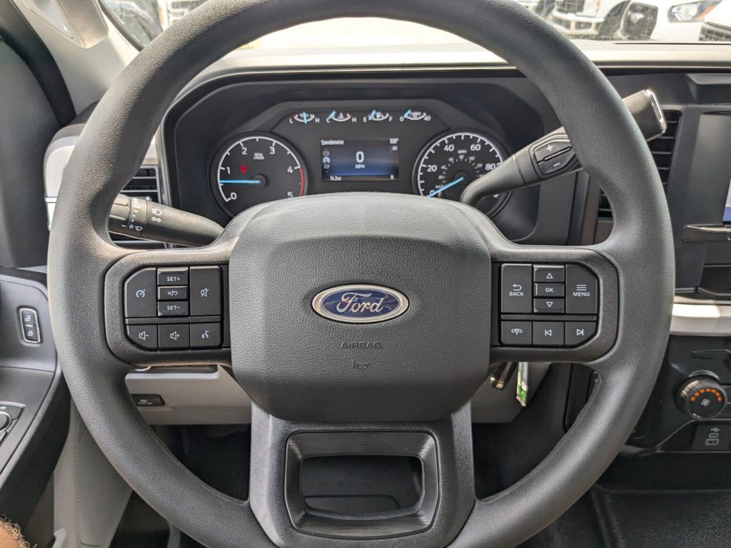 2025 Ford F-350 Super Duty XL