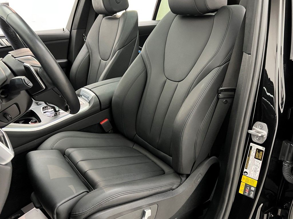 Thumbnail: 2022 BMW X5 - 21