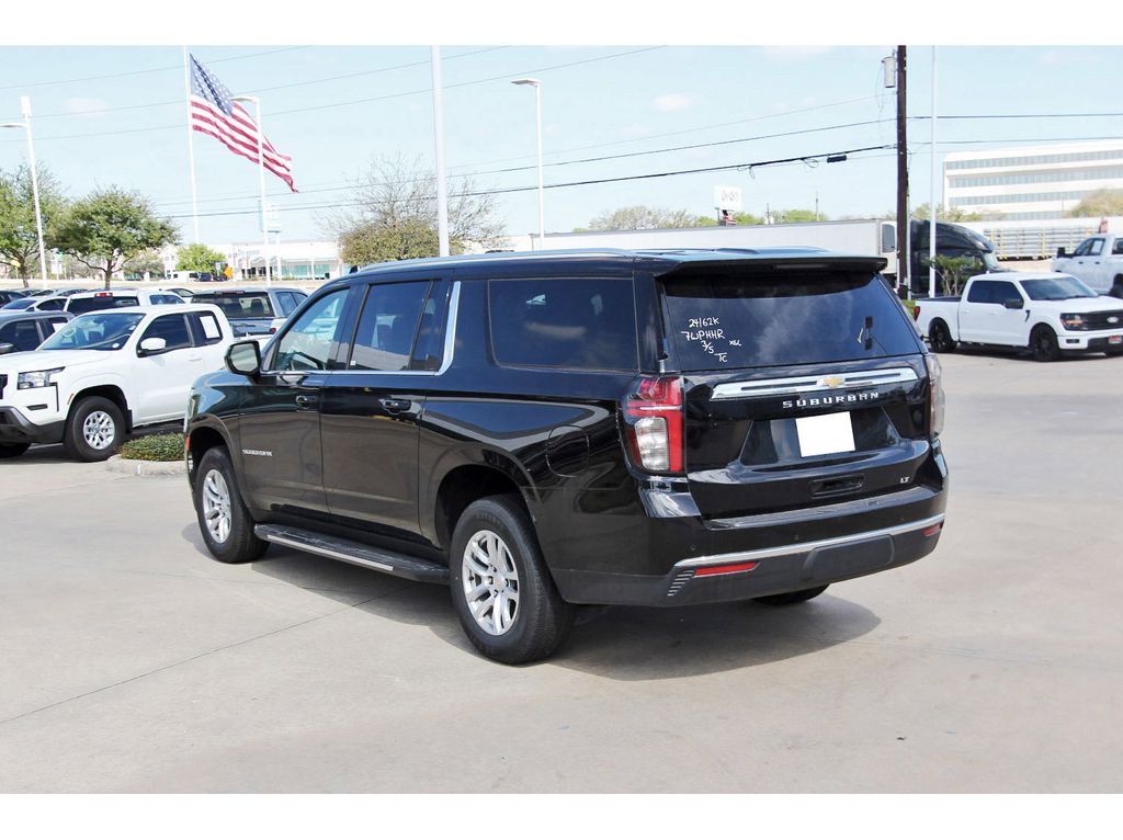 2024 Chevrolet Suburban LT - 3