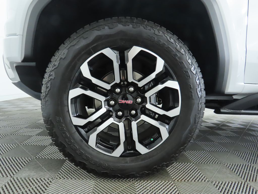 Thumbnail: 2025 GMC Canyon - 30